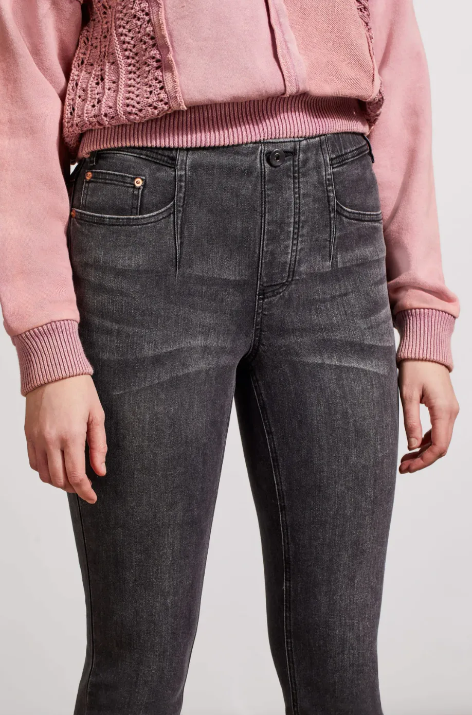 Audrey Icon Pull-On Ankle Skinny Jeans (Stone Black)