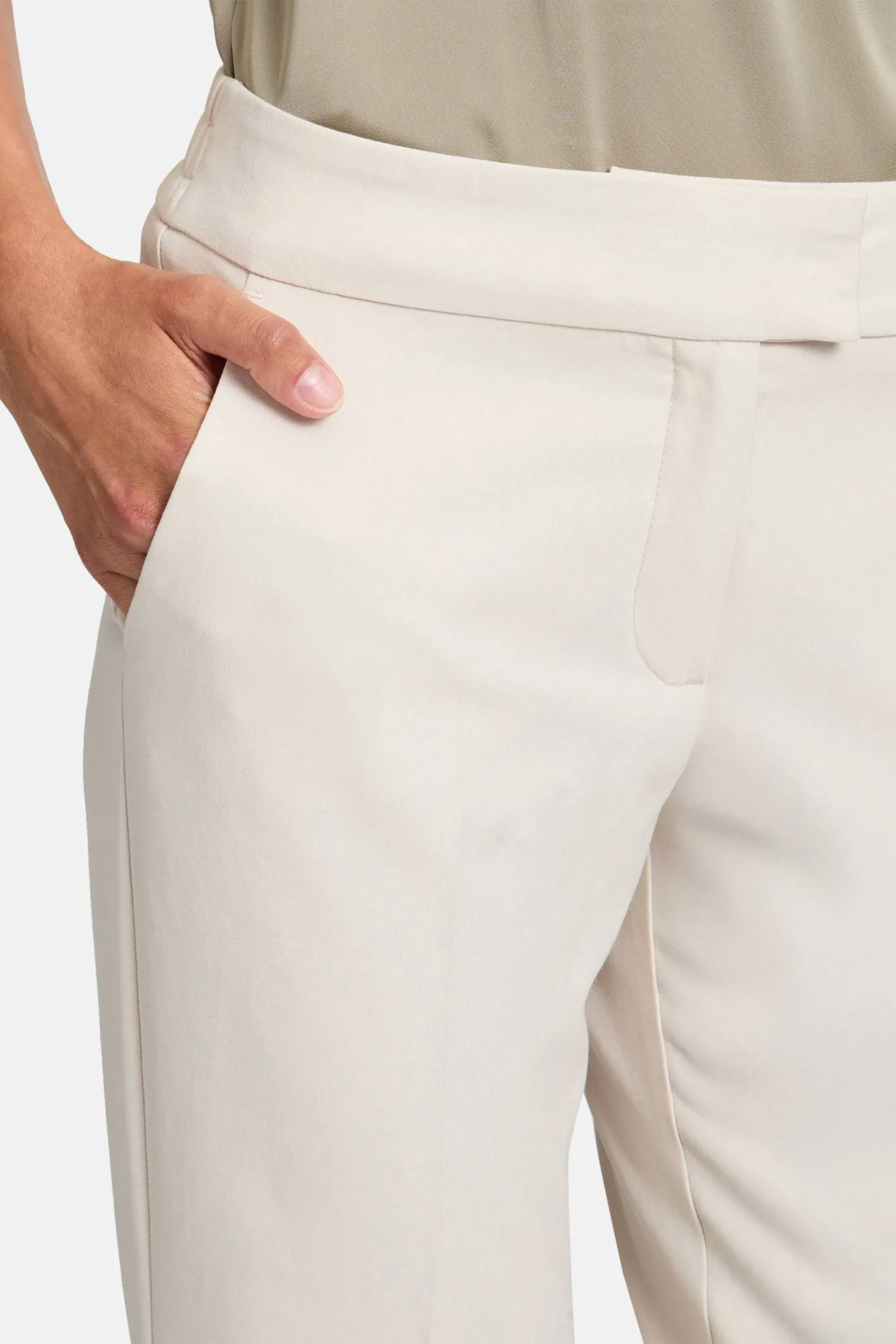 Betty Barclay Trousers Beige Classic Relaxed Fit  60351049 1098