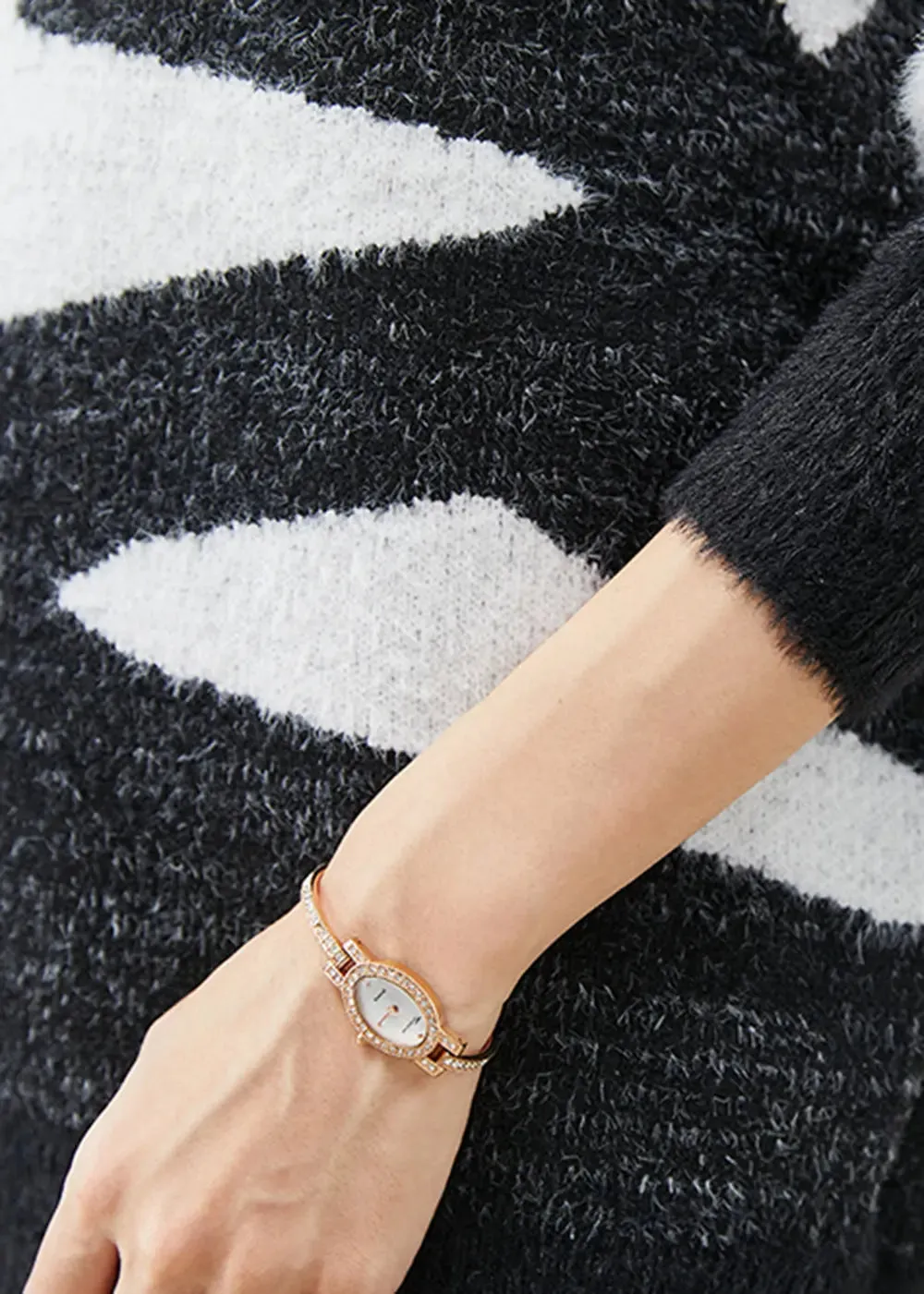 Black Thick Cow Print Knit Short Sweater