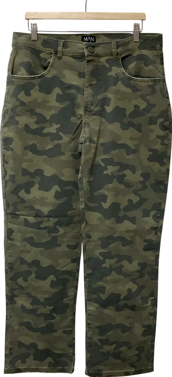 boohooMan Green Fixed Waist Relaxed Washed Camo Trousers W34