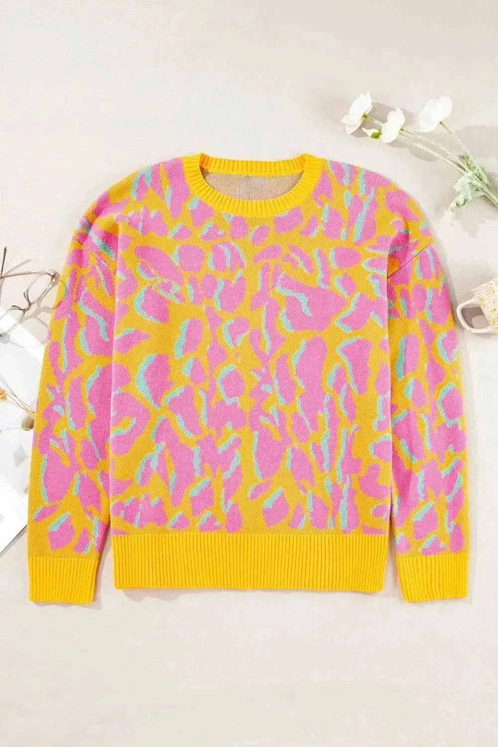 Chic knit sweater with round neck
