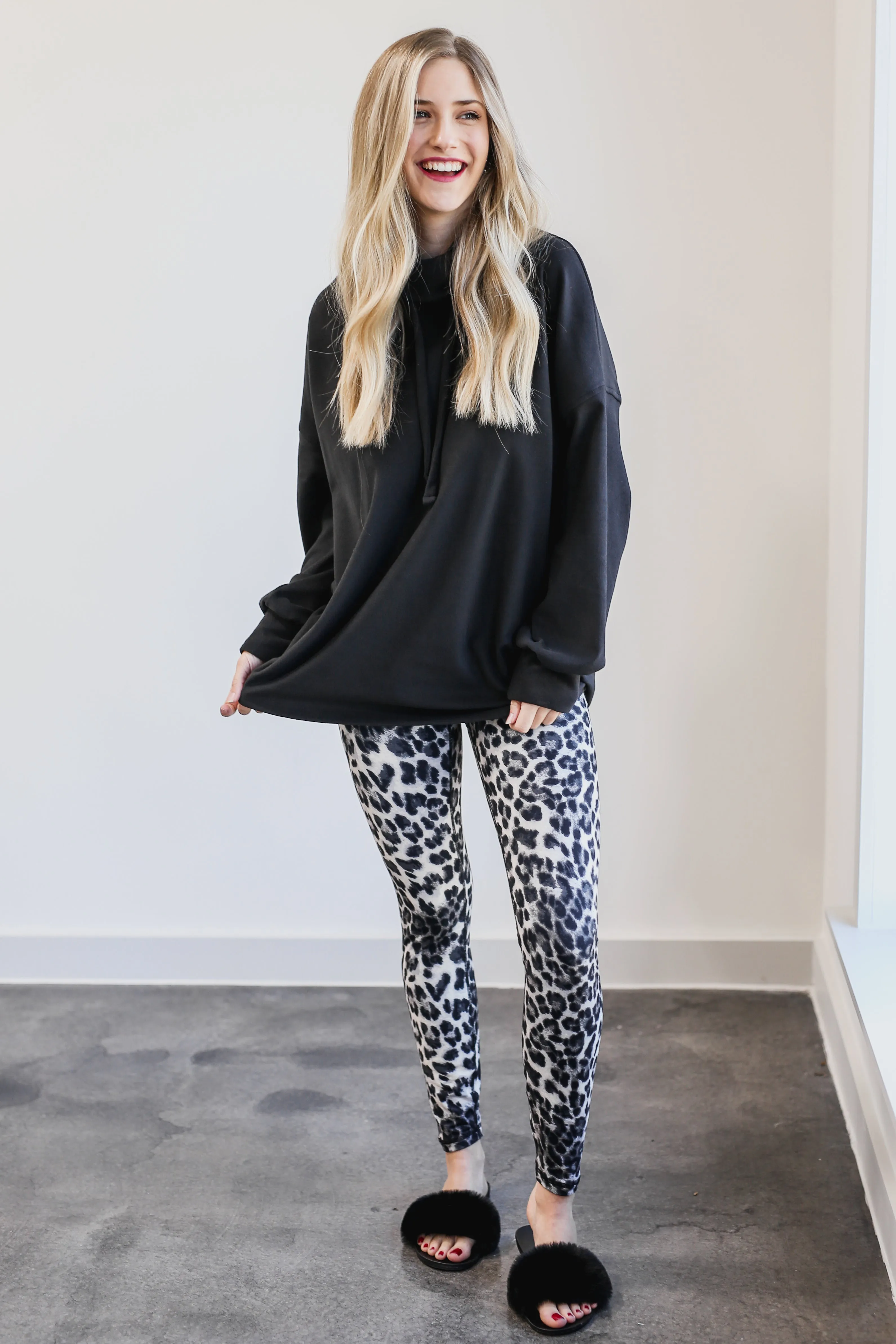Cozy On The Run Shift Top In Black