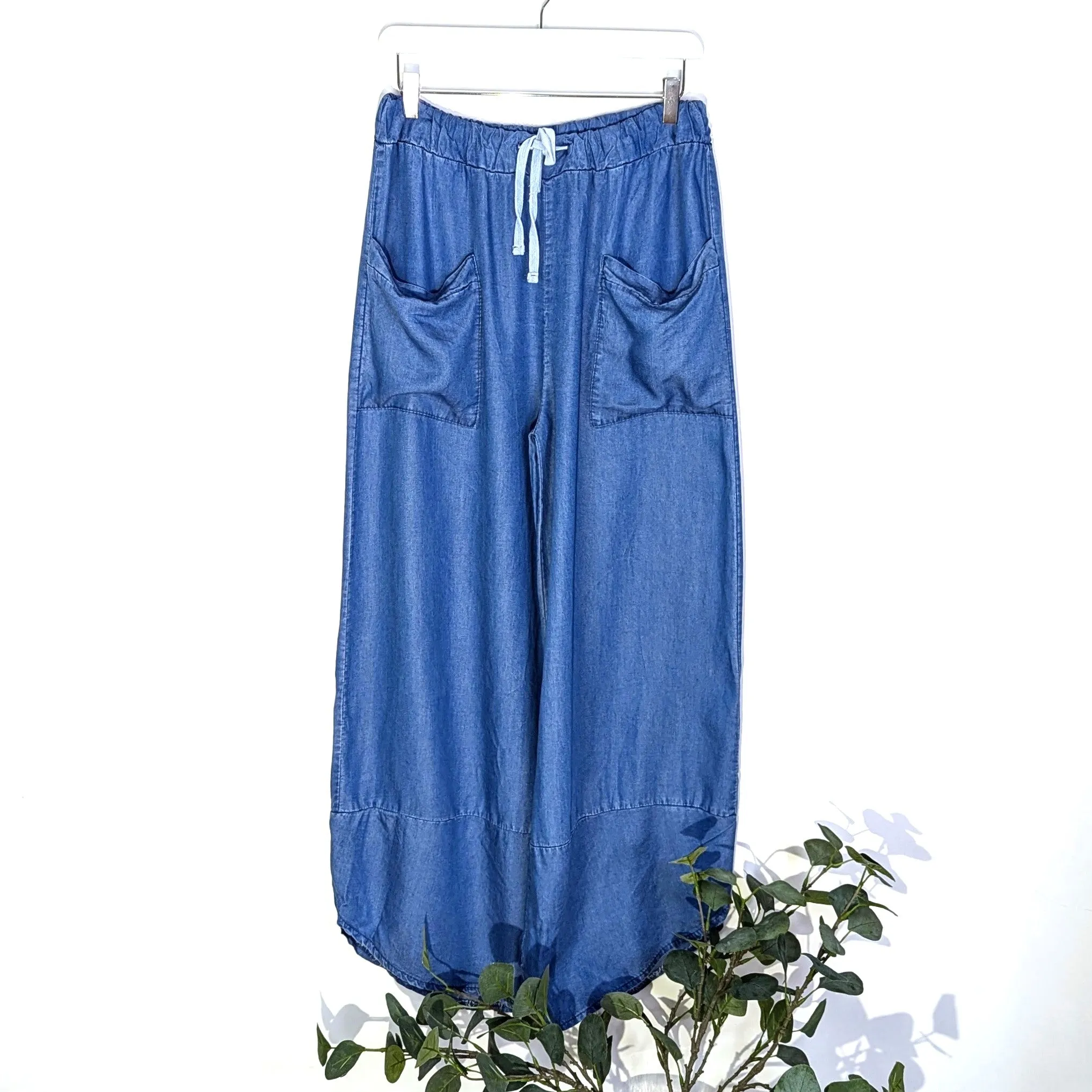 Lyocell relaxed tapered trousers with pockets and drawstring waist (M-L)