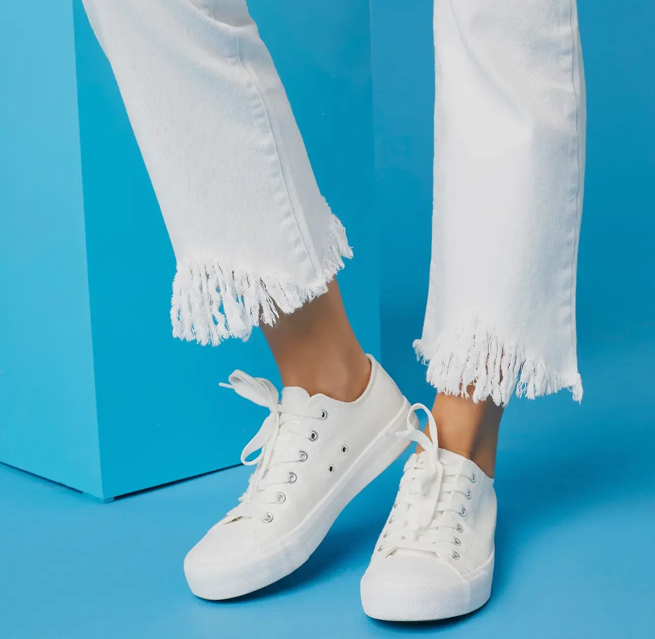 Omg Zoeyzip Capri Jeans with Fringe