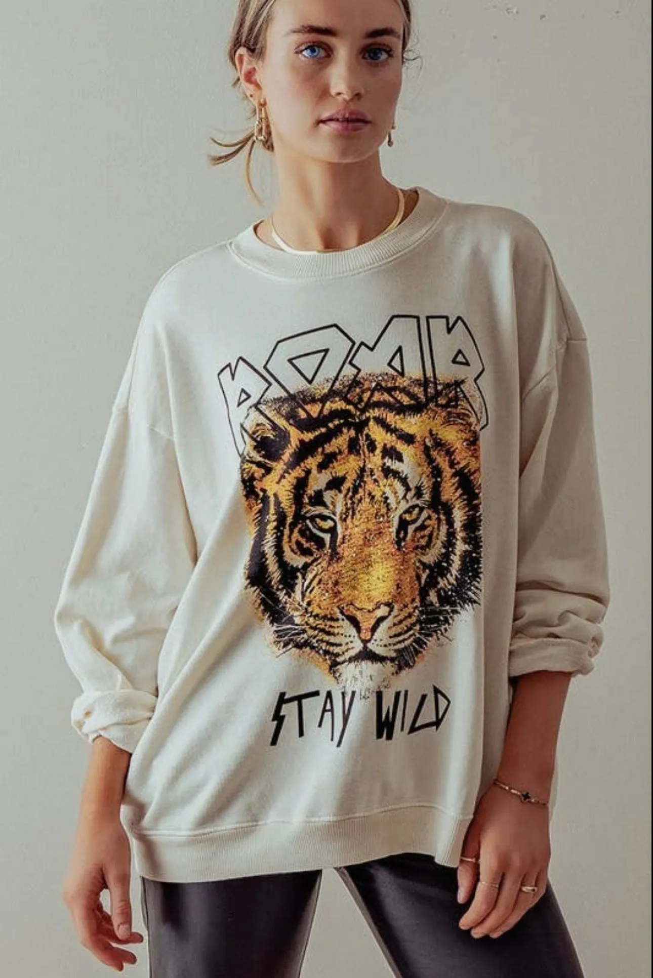 STAY WILD TIGER SWEATSHIRT
