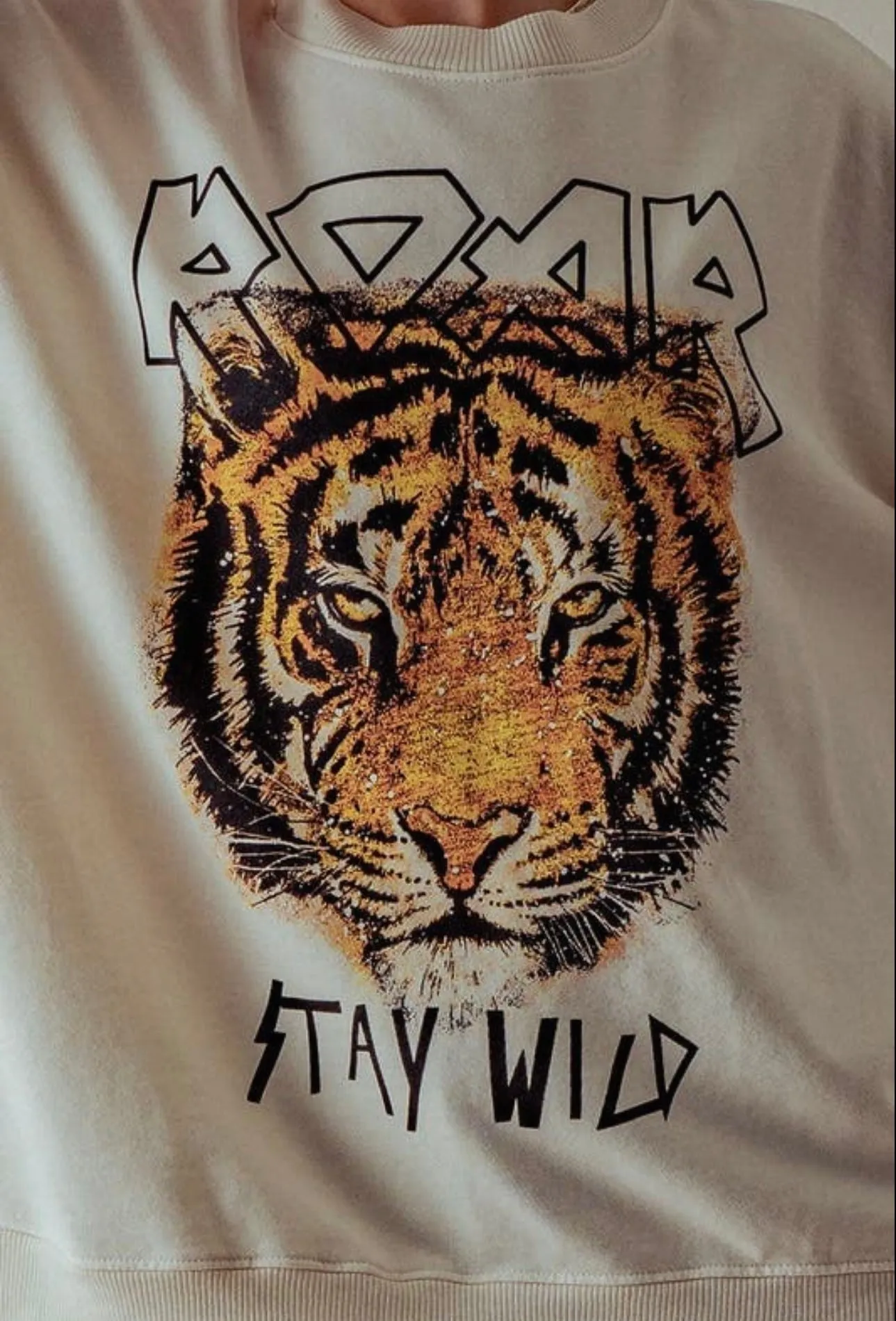 STAY WILD TIGER SWEATSHIRT