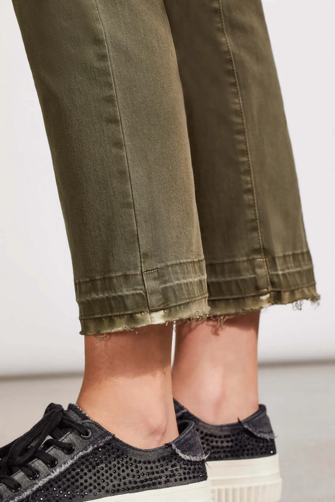 Tribal Sophia Curvy Hugging Microflare Crop Pant in Olive
