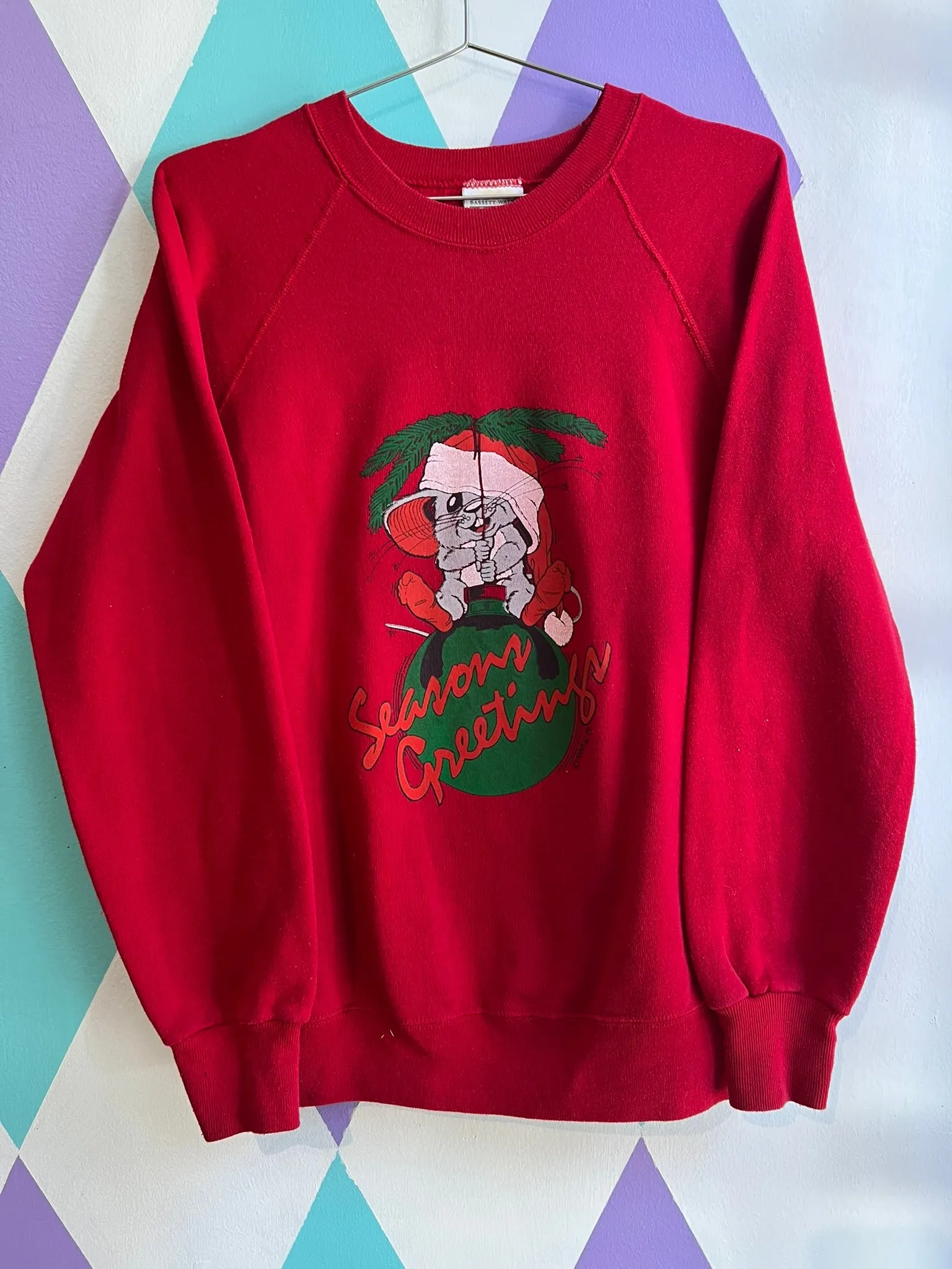 Vintage Seasons Greetings Mouse Graphic Crewneck